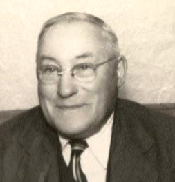Photo of photos/Finlay McLennan 1887-1961 portrait_crop